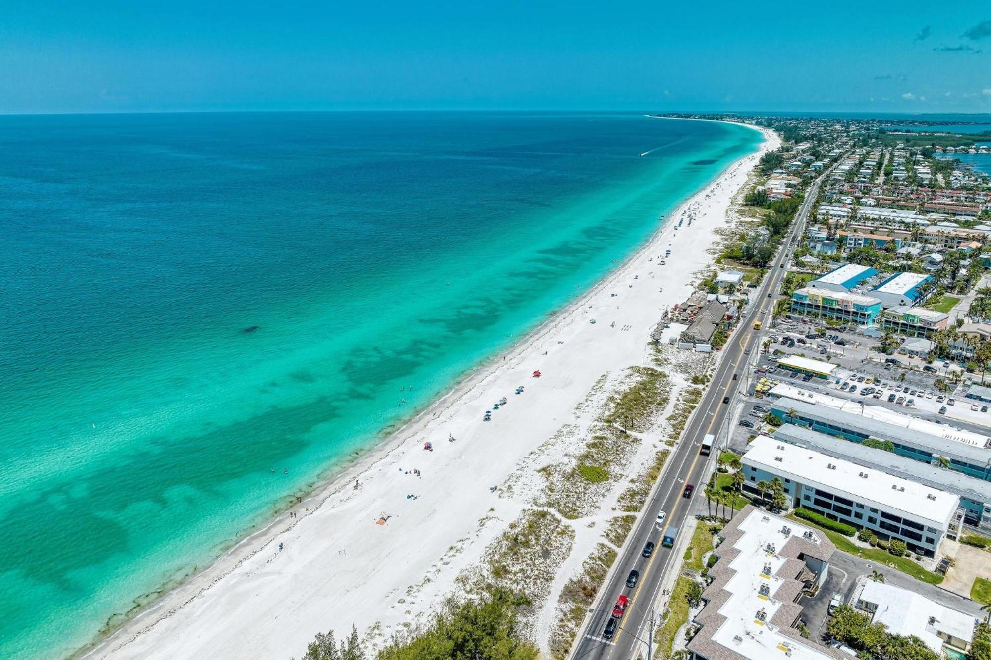 Anna Maria Island Runaway Tropical Dream-One Minute Walk To The Beach-Heated Pool Bradenton Beach Exterior foto